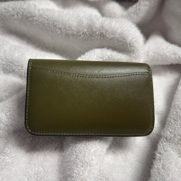 Coach Essential Slim Card Case. Olive. Fast shipping. Great condition. - Picture 2 of 6